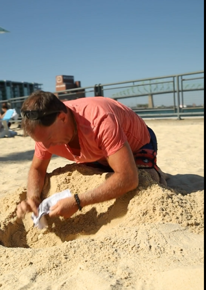The Fortuitous Discovery: A Man’s Encounter with Money in the Sand